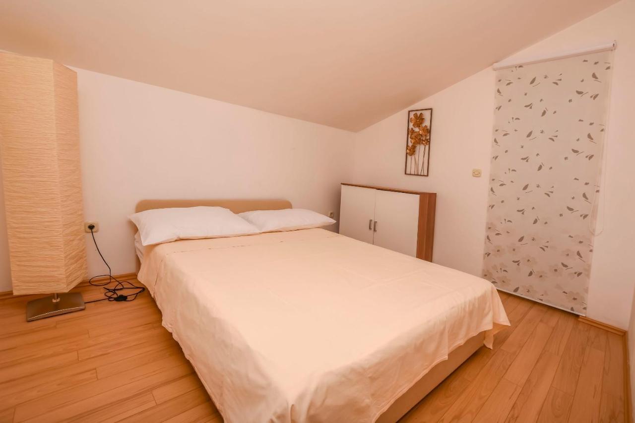 Apartment Zdravka Primosten Exterior photo