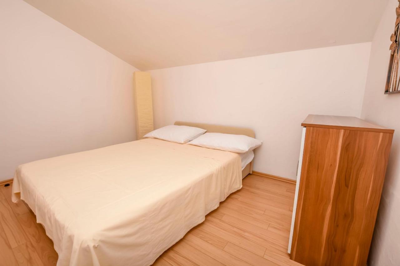 Apartment Zdravka Primosten Exterior photo